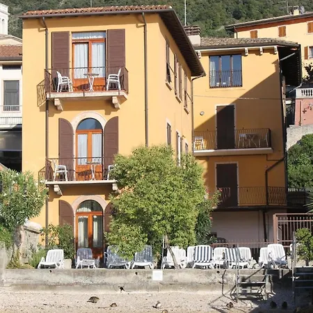 Apartment Dreizimmerwohnung Mit Seeblick Malcesine