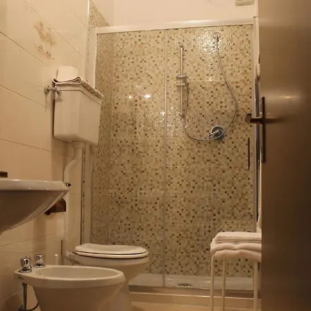 Dreizimmerwohnung Mit Seeblick 马尔切西内